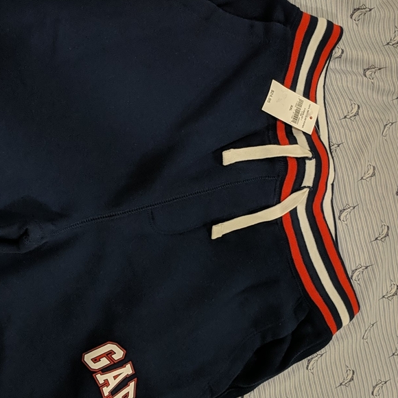 Brand new Gap sweatpant - Picture 2 of 3